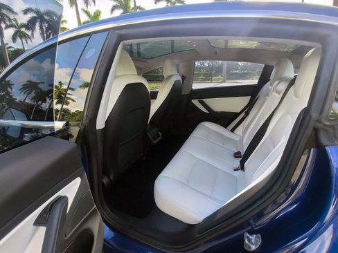 Used 2019 Tesla Model 3 RWD image 12
