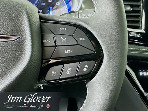 New 2026 Chrysler Pacifica Select w/ S Appearance Package image 29