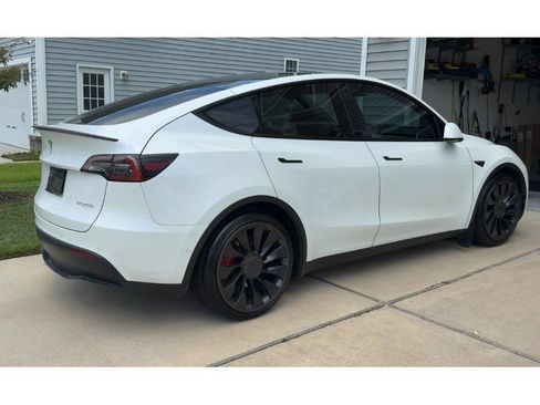 Used 2022 Tesla Model Y Performance AWD/4WD image 3