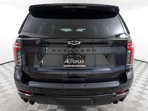 Used 2025 Chevrolet Suburban Z71 AWD/4WD image 5