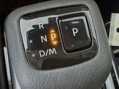 Used 2024 Nissan Pathfinder SV FWD image 20