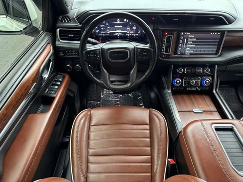 Used 2023 GMC Yukon Denali Ultimate image 6