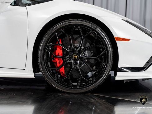 Used 2024 Lamborghini Huracan Tecnica image 25