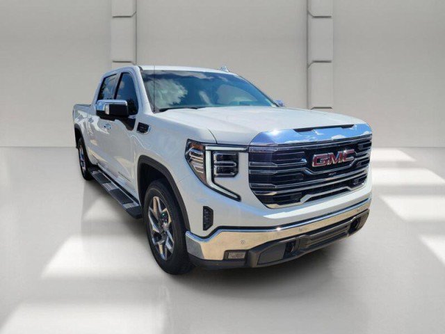 Used 2023 GMC Sierra 1500 SLT w/ SLT Premium Plus Package RWD image 3