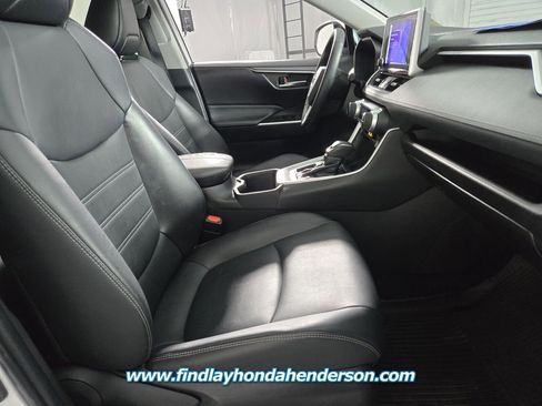 Used 2023 Toyota RAV4 XLE Premium image 15