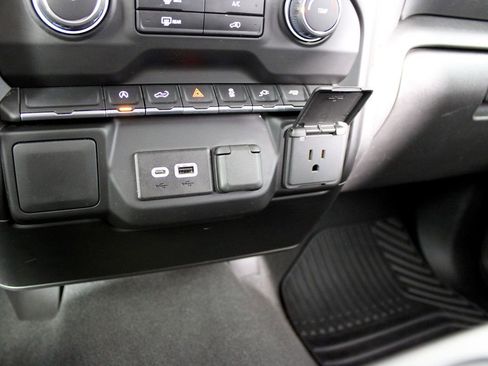 Used 2022 Chevrolet Silverado 1500 Custom image 19