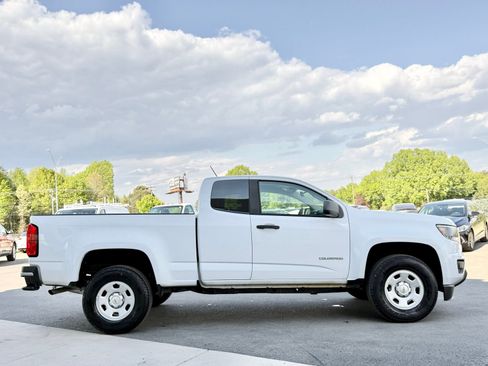 Used 2018 Chevrolet Colorado W/T w/ WT Convenience Package RWD image 9