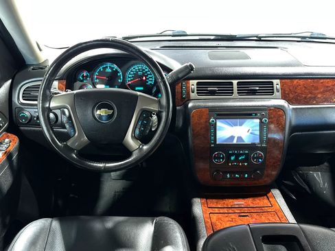 Used 2012 Chevrolet Suburban LTZ image 16