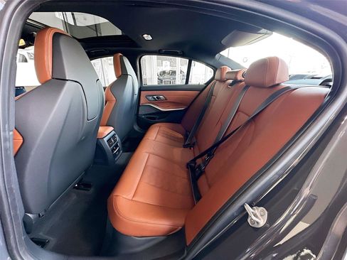 Used 2025 BMW M3 Sedan w/ Executive Package image 26