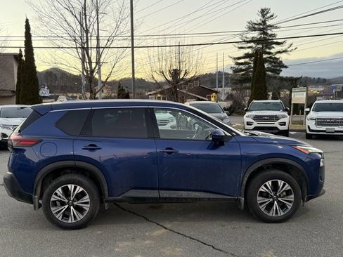 Used 2021 Nissan Rogue SV w/ Premium Package image 4