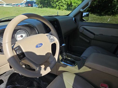 Used 2007 Ford Explorer Sport Trac Limited AWD/4WD image 11