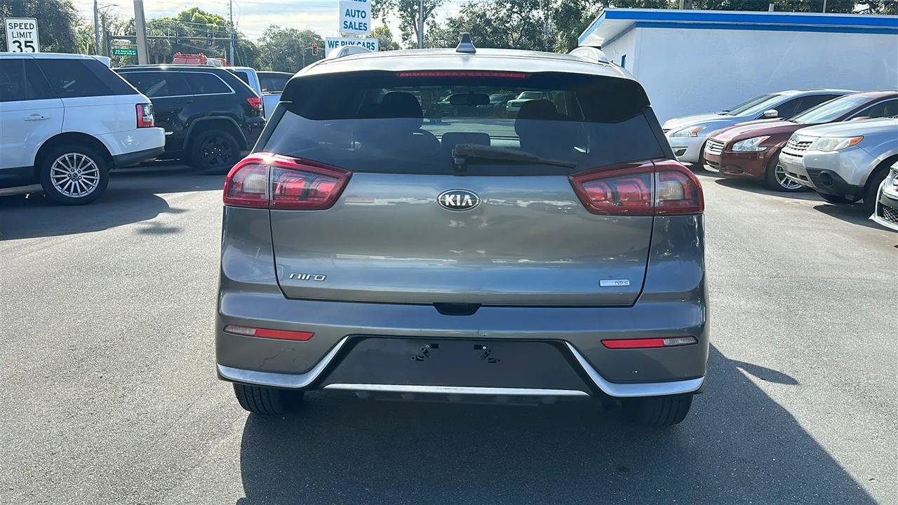 Used 2018 Kia Niro LX FWD image 10