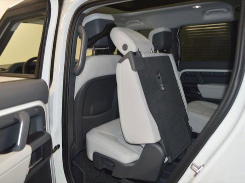 New 2026 Land Rover Defender 130 X-Dynamic SE AWD/4WD image 39