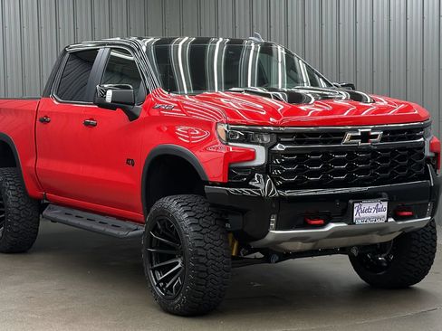 Used 2026 Chevrolet Silverado 1500 ZR2 w/ LPO, Dark Essentials Package AWD/4WD image 7