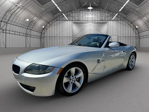 Used 2006 BMW Z4 3.0i RWD image 13
