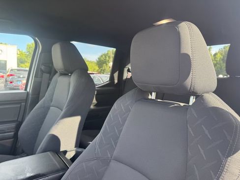 Used 2024 Toyota Tacoma SR5 AWD/4WD image 11