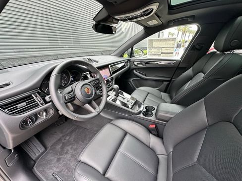 Used 2026 Porsche Macan Turbo AWD/4WD image 4