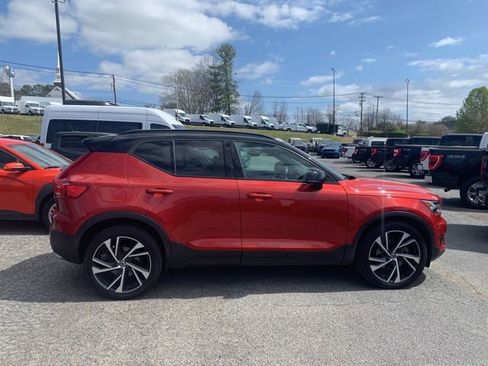 Used 2019 Volvo XC40 T5 R-Design AWD/4WD image 10