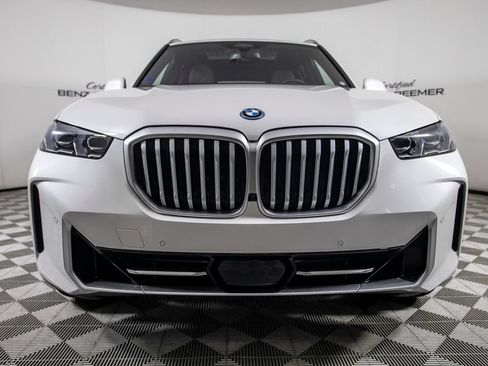 Used 2026 BMW X5 xDrive50e w/ Climate Comfort Package AWD/4WD image 3