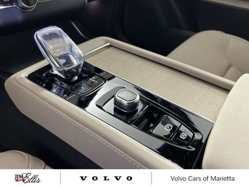 New 2026 Volvo XC90 B6 Plus w/ Protection Package Premier image 22