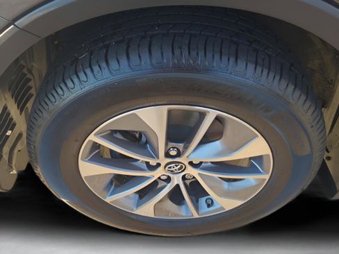 Certified 2018 Toyota RAV4 XLE image 34