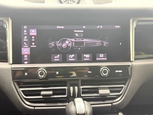 Used 2024 Porsche Macan S AWD/4WD image 28