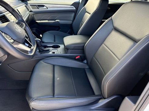 Certified 2023 Volkswagen Atlas Cross Sport SE image 37
