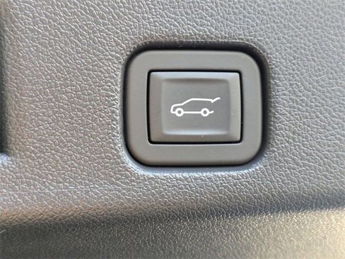 Certified 2024 Chevrolet Traverse RS image 35