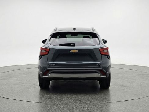 Used 2025 Chevrolet Trax LT image 7