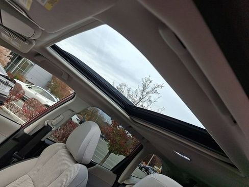 Used 2023 Subaru Forester Premium image 14