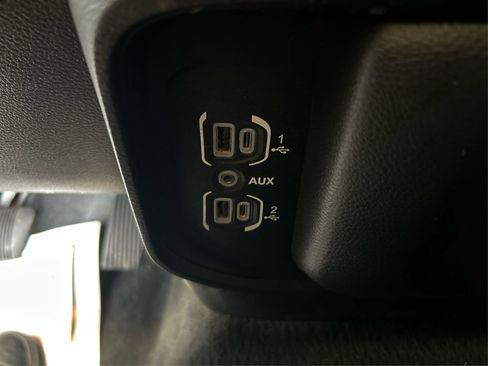Used 2025 RAM 1500 Big Horn AWD/4WD image 34