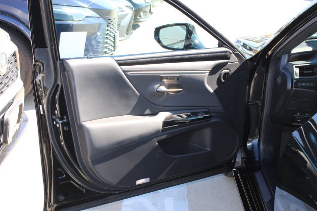 Certified 2025 Lexus ES 300h w/ Premium Package FWD image 11