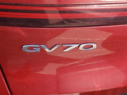 Used 2022 Genesis GV70 2.5T w/ Advanced Package image 9