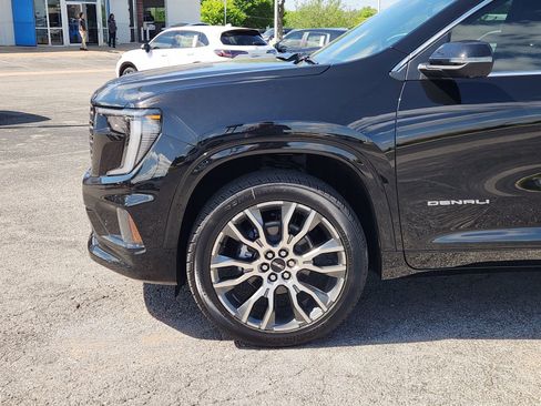 New 2026 GMC Acadia Denali Ultimate w/ LPO, Floor Liner Package image 9