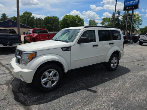 Used 2008 Dodge Nitro SXT w/ Sun & Wheels Group AWD/4WD image 3