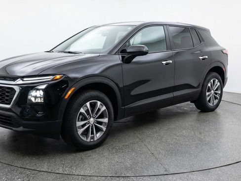 Used 2025 Chevrolet Equinox LT FWD image 3