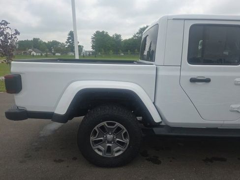 Used 2022 Jeep Gladiator Overland w/ LED Lighting Group AWD/4WD image 8
