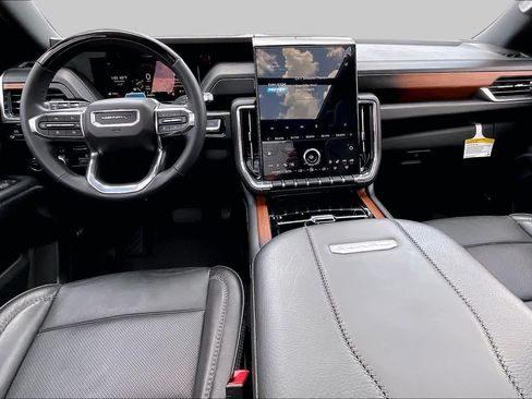 Used 2025 GMC Yukon XL Denali w/ Denali Reserve Package RWD image 15
