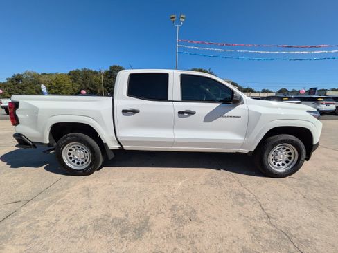 Used 2024 Chevrolet Colorado W/T w/ WT Convenience Package image 5