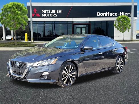 Used 2020 Nissan Altima 2.5 Platinum image 2