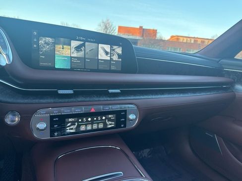 Used 2025 Genesis G90 3.5T image 19