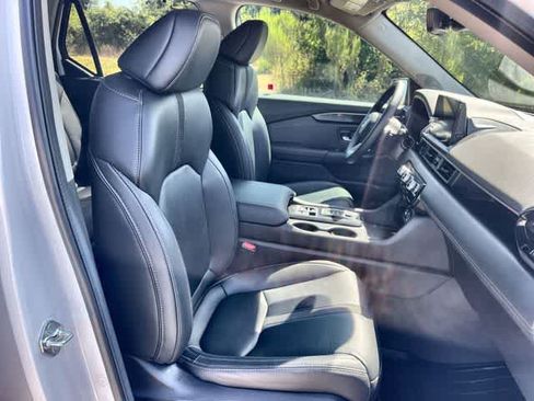 Certified 2024 Honda Pilot Touring image 12