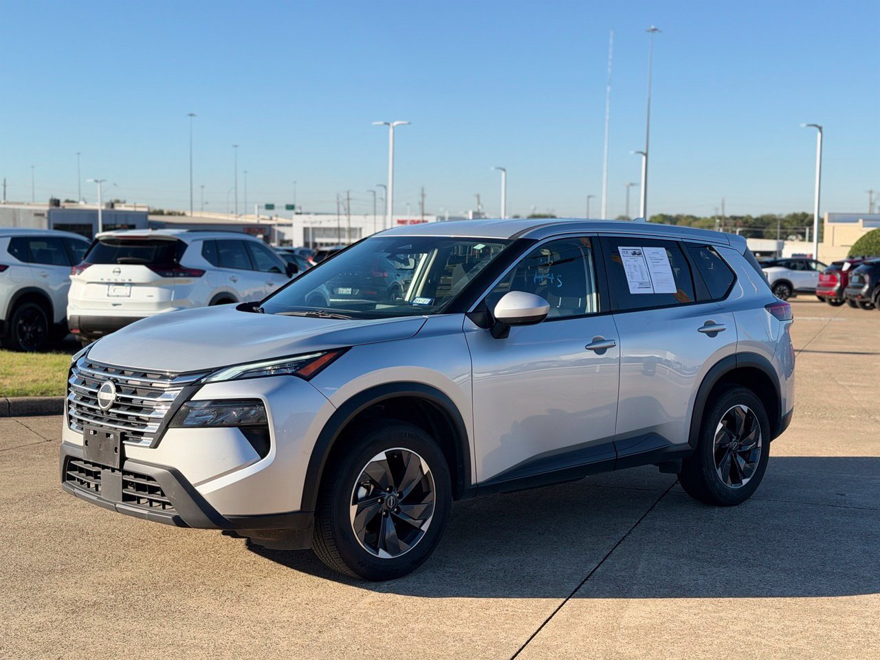 Certified 2025 Nissan Rogue SV FWD image 1