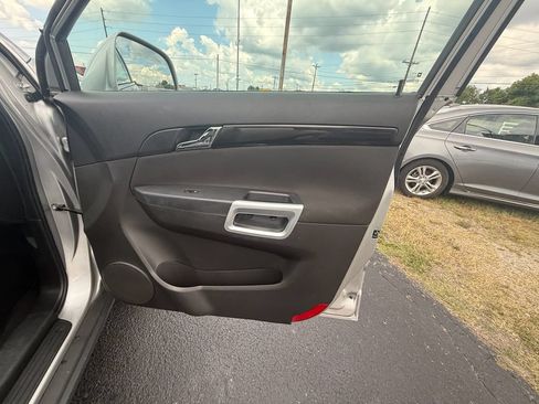 Used 2014 Chevrolet Captiva Sport LS FWD image 22