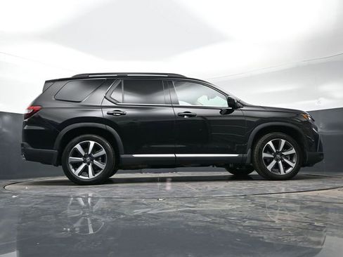 Certified 2025 Honda Pilot Touring image 42