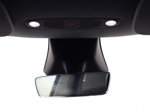 Used 2023 Tesla Model Y 2WD image 21