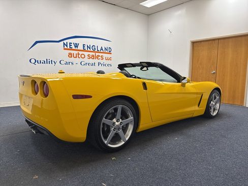 Used 2005 Chevrolet Corvette Convertible w/ Preferred Equipment Group RWD image 3