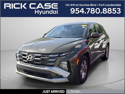 Used 2025 Hyundai Tucson SE FWD image 1