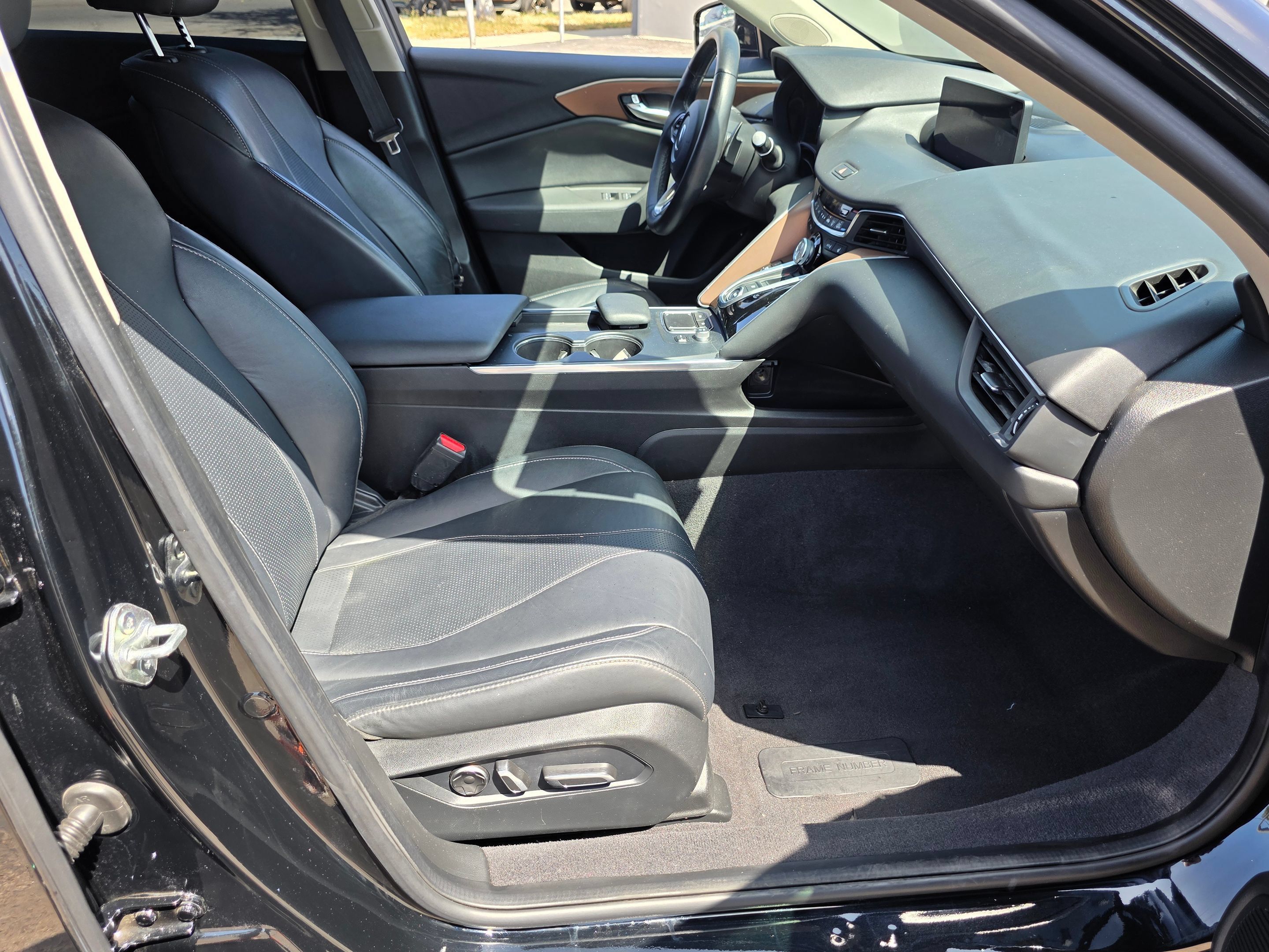 Used 2021 Acura TLX w/ Technology Package FWD image 10