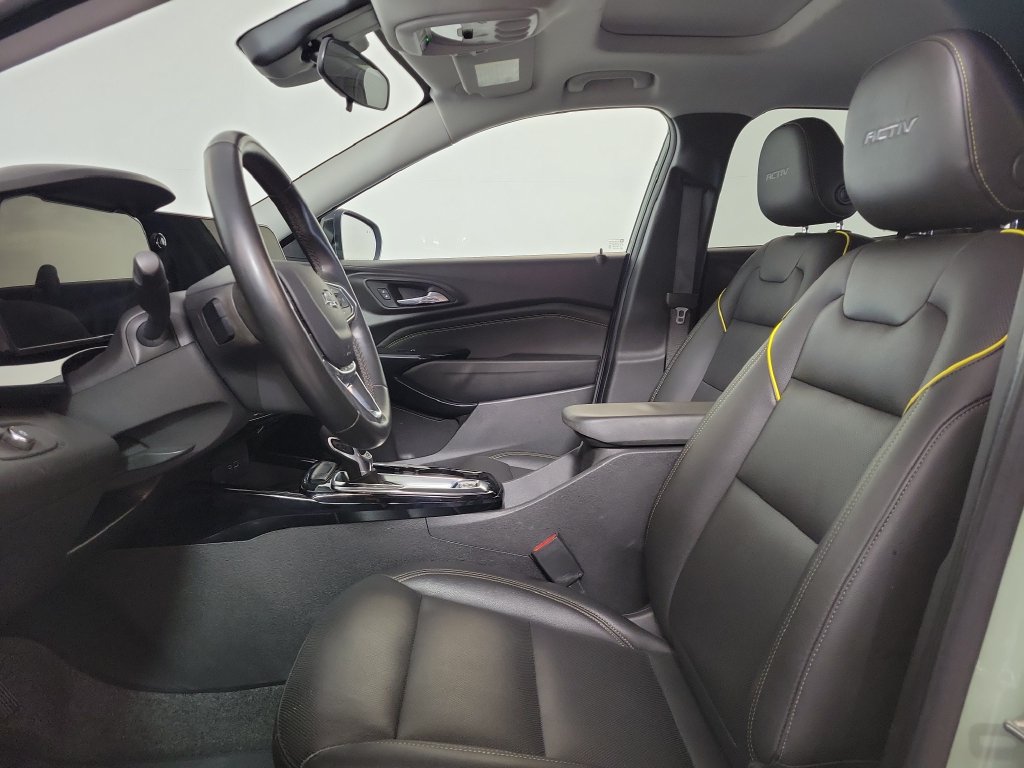 Used 2024 Chevrolet Trax ACTIV w/ Sunroof Package FWD image 12